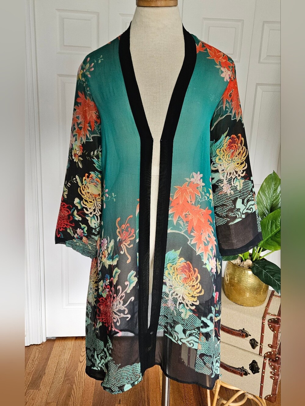 Dressorí 100% Silk Sheer Bohemian Botanical Inspired Kimono Cover up Size S